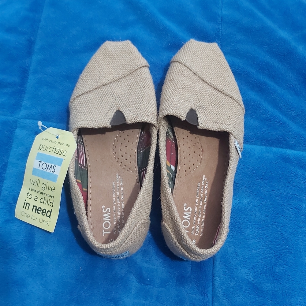 TOMS CLASSIC BURLAP SHOES WITH TAG SIZE 6